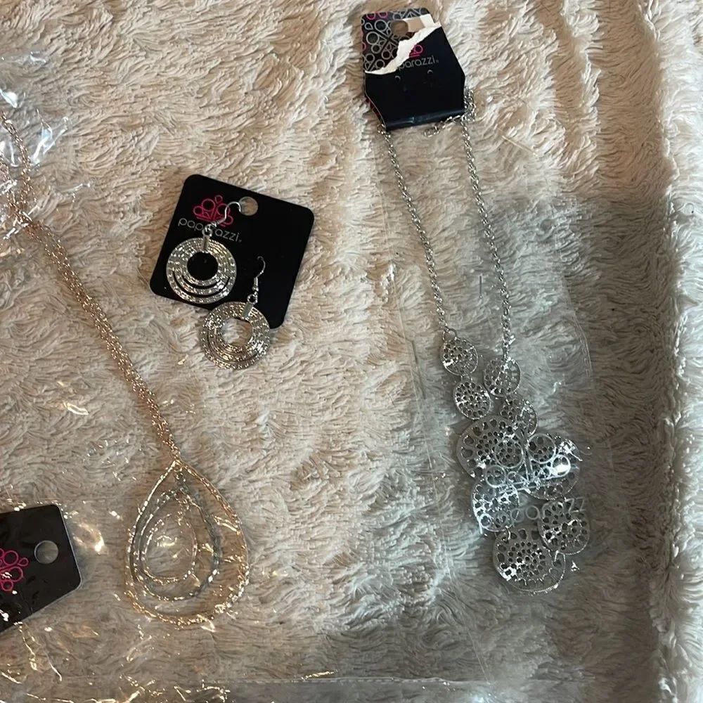 Papparazzi jewelry bundle - Picture 2 of 6